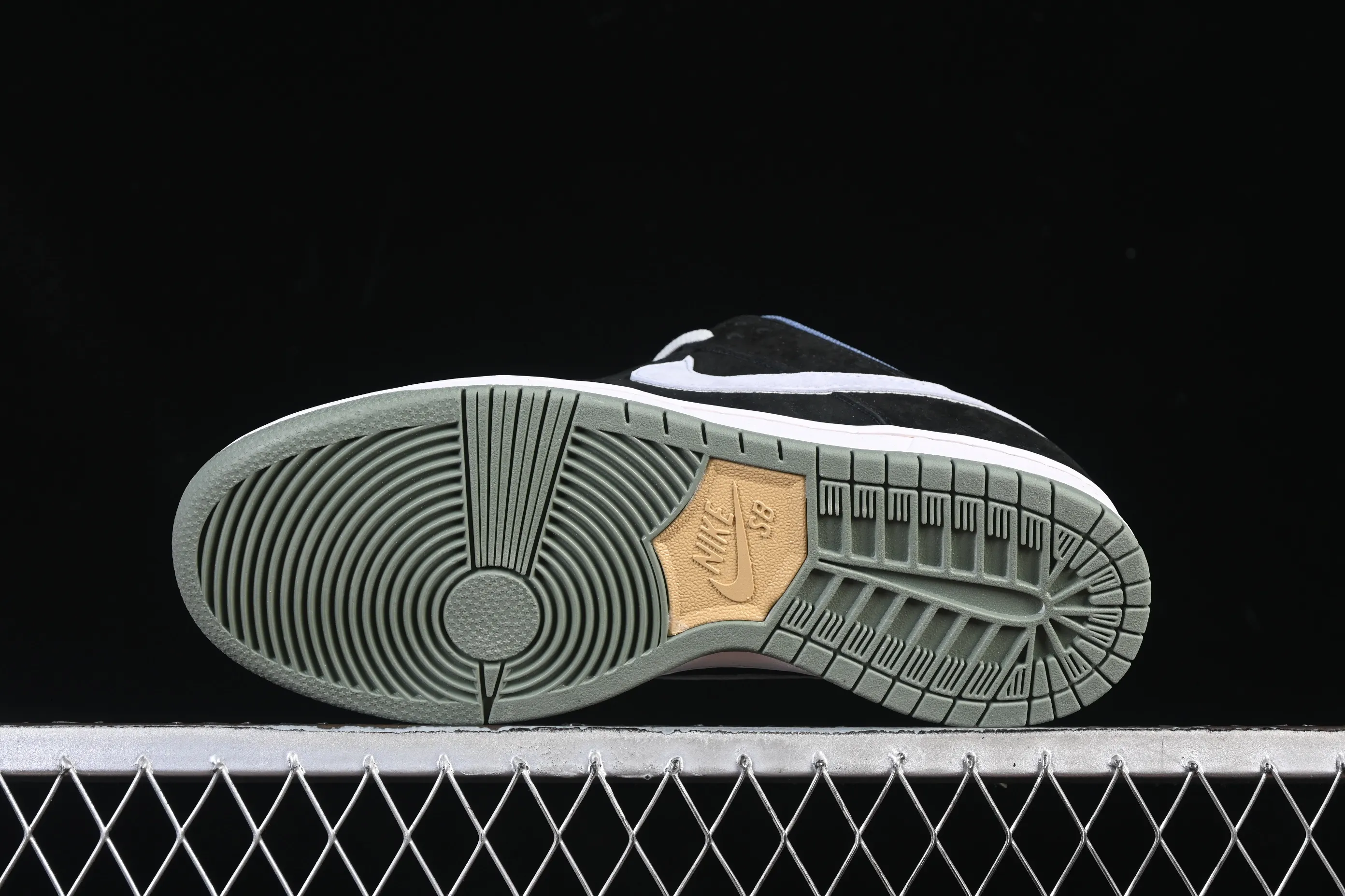All Categories Nk SB Dunk Series Nk SB Dunk Low Low-top sneakers Nike SB Dunk Low Black and gray raw rubber SB low-top casual sneakers HF3063-002